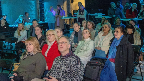 LoovKäik kogunes 4. veebruaril Festarisse, et laduda tugev vundament pikemale protsessile, mis haaraks loome- ning kultuurivaldkonna tegijaid. Foto: AIGAR NAGEL
